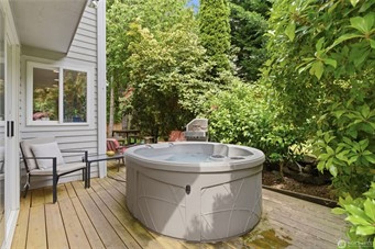 209 Casey Crt Steilacoom, WA 98388