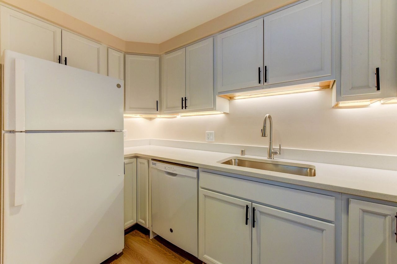 2700 4th Ave. #603 Seattle, WA 98121-1245