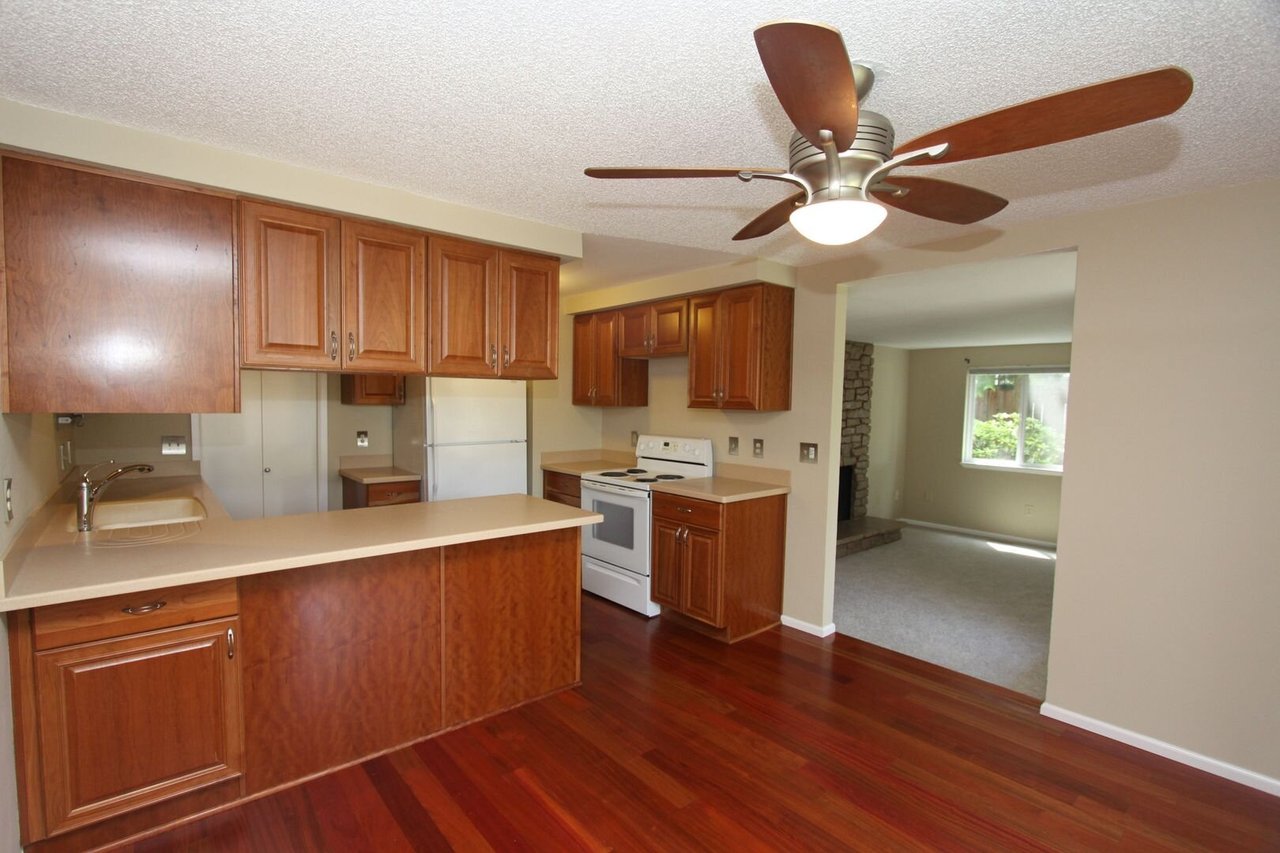 12004 Slater Ave. N.E. #F-3 Kirkland, WA 98034