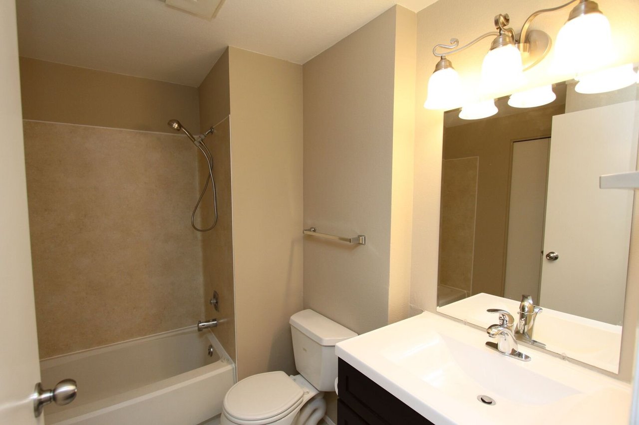 12004 Slater Ave. N.E. #F-3 Kirkland, WA 98034