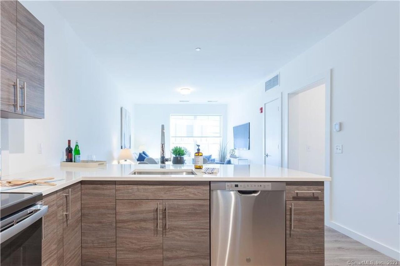1675 Post Road Fairfield, CT 06824