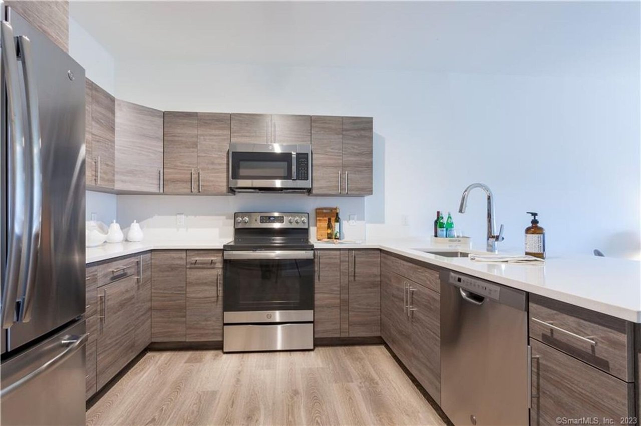 1675 Post Road Fairfield, CT 06824