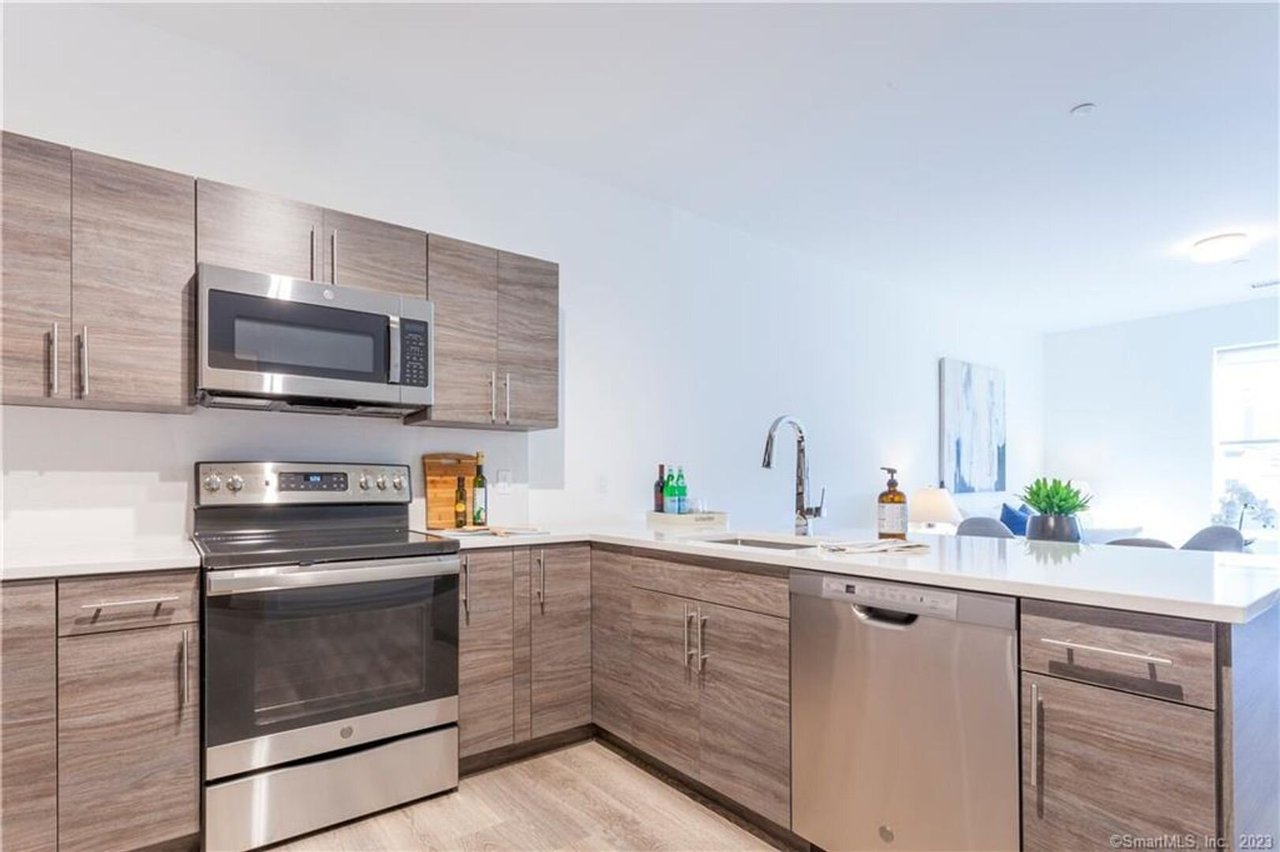 1675 Post Road Fairfield, CT 06824