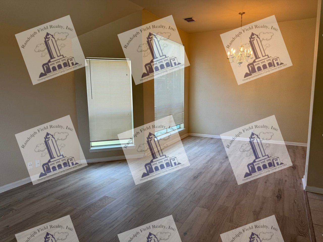 2520 CRESTED HEIGHTS SCHERTZ, TX 78154