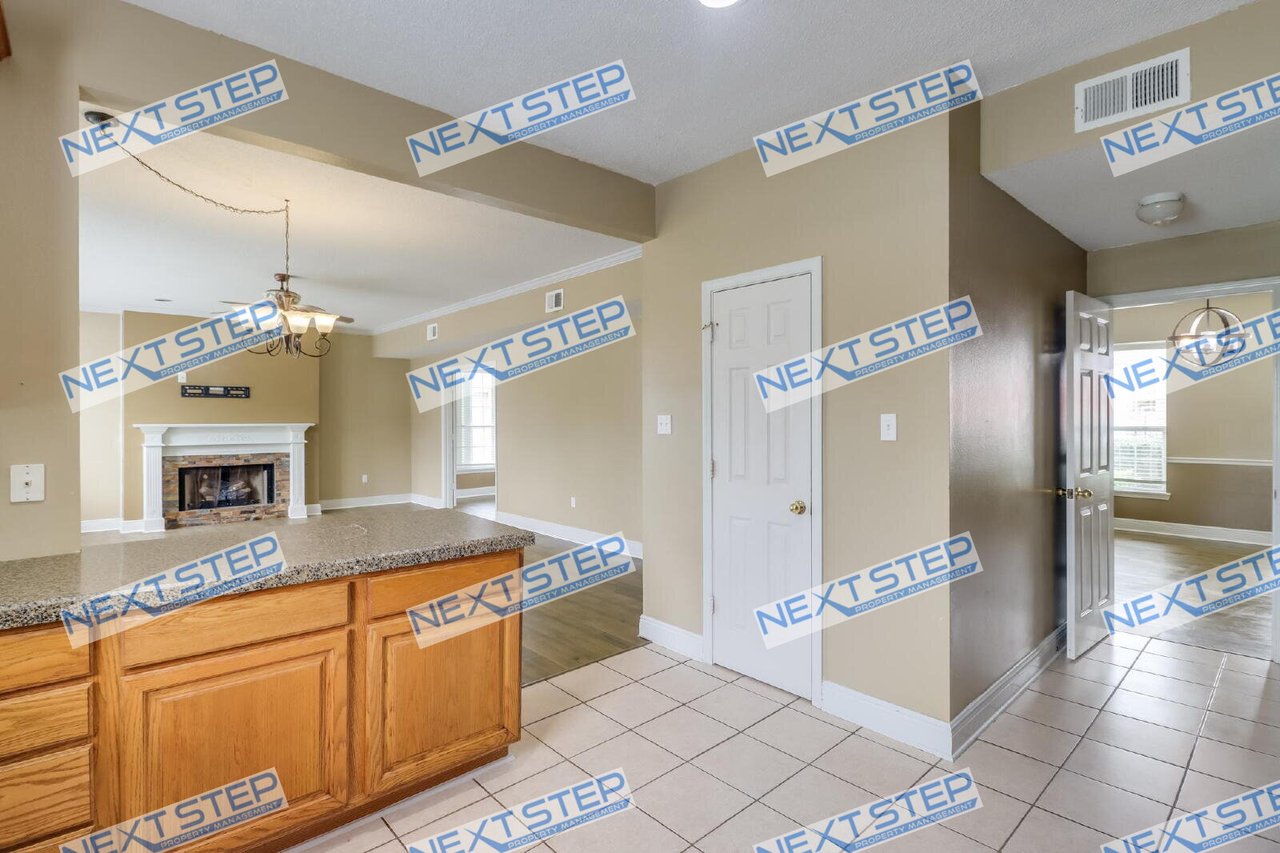 2073 Stone Bridge Dr Biloxi, MS 39532
