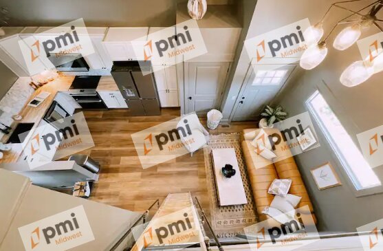 Unit W (Carriage House)