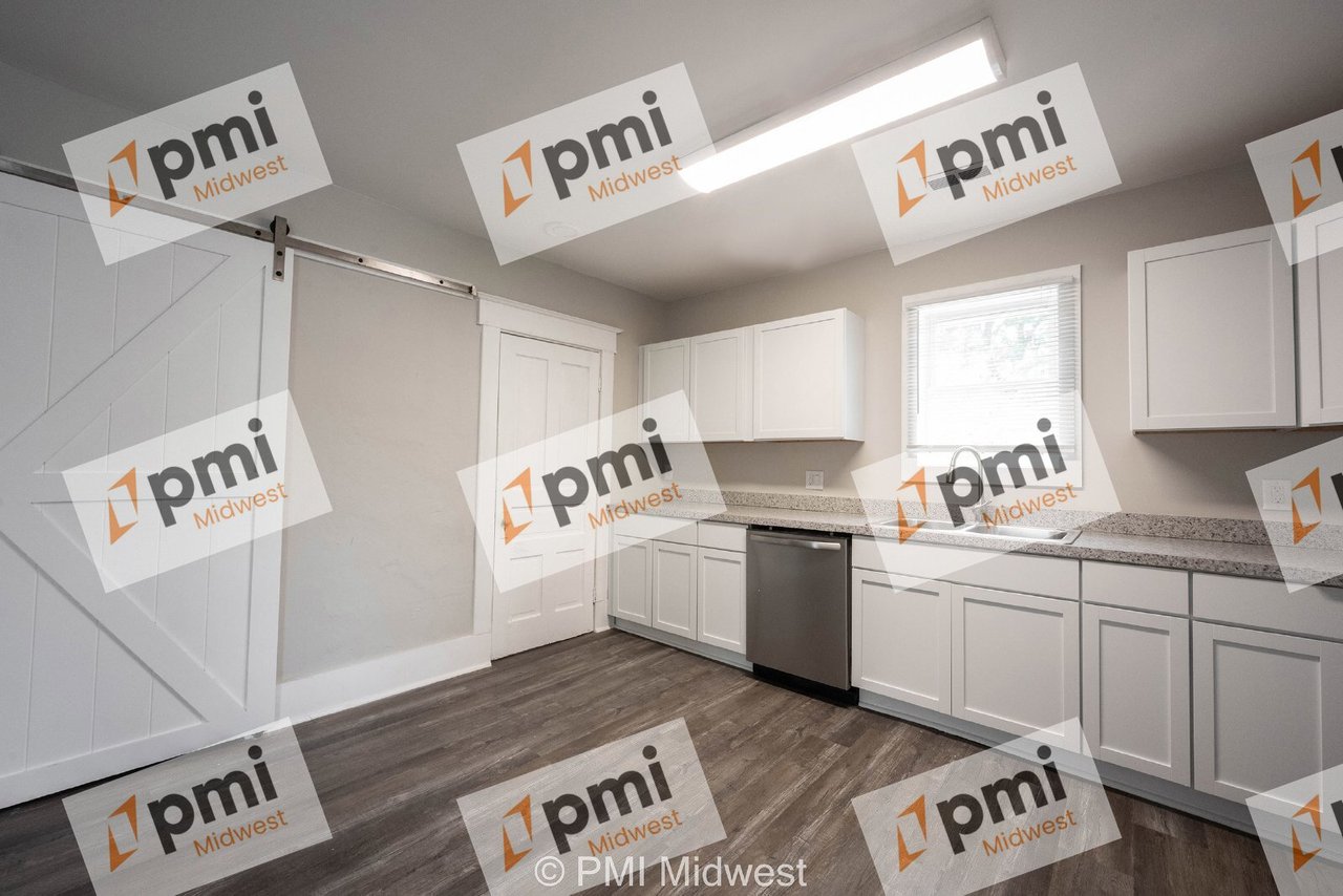 538 W 29th St Unit B
