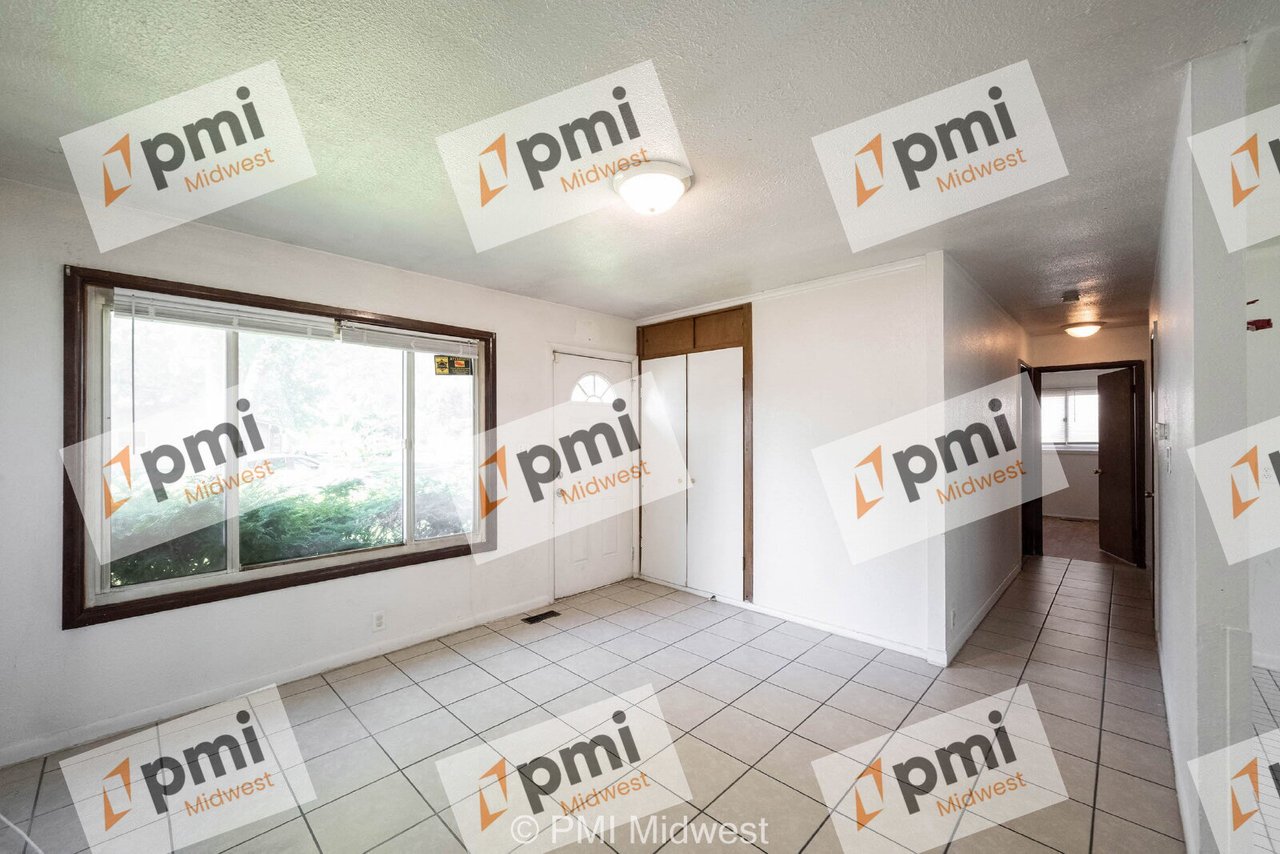 8124 E 37th Pl