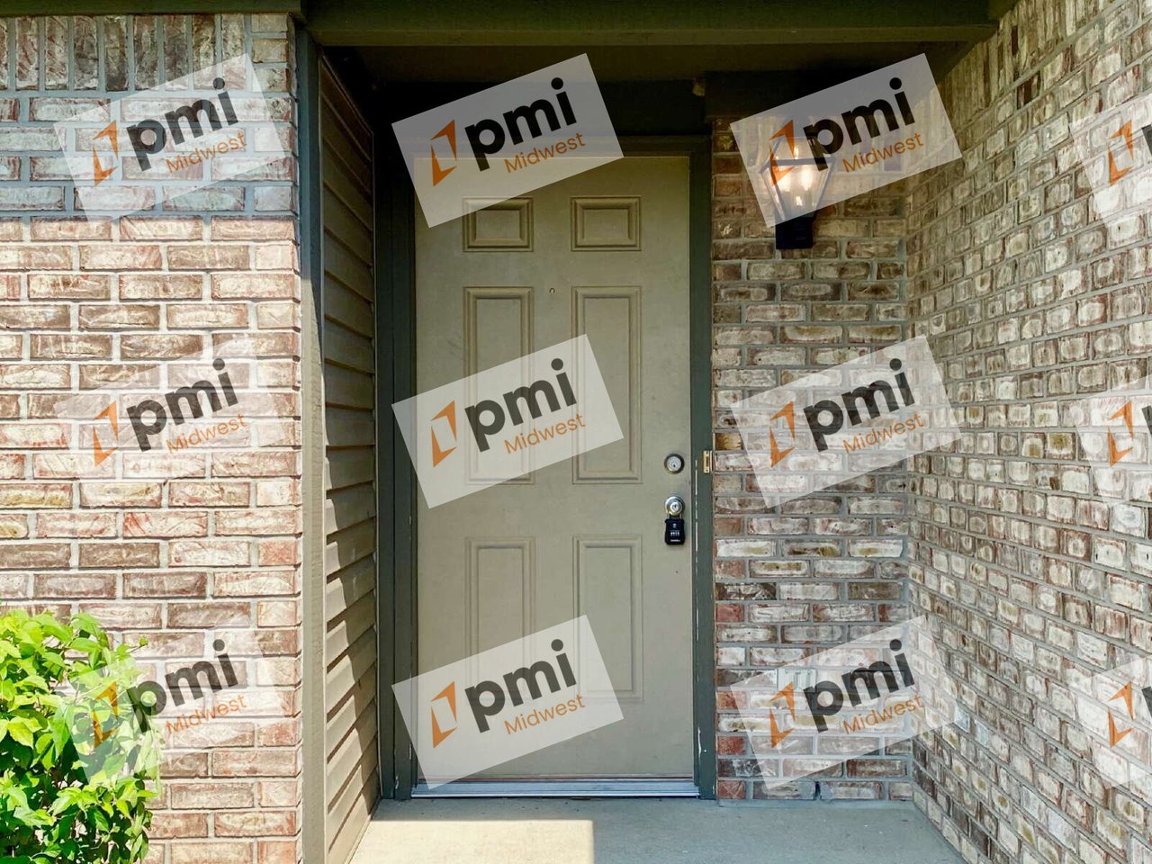 3911 Bonn Dr.