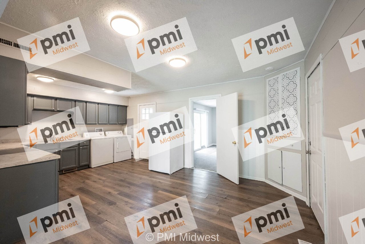 316 S Kenmore Rd