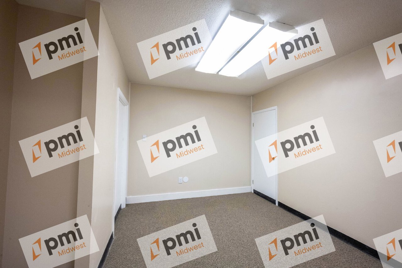 5555 North Tacoma Avenue Suite 002