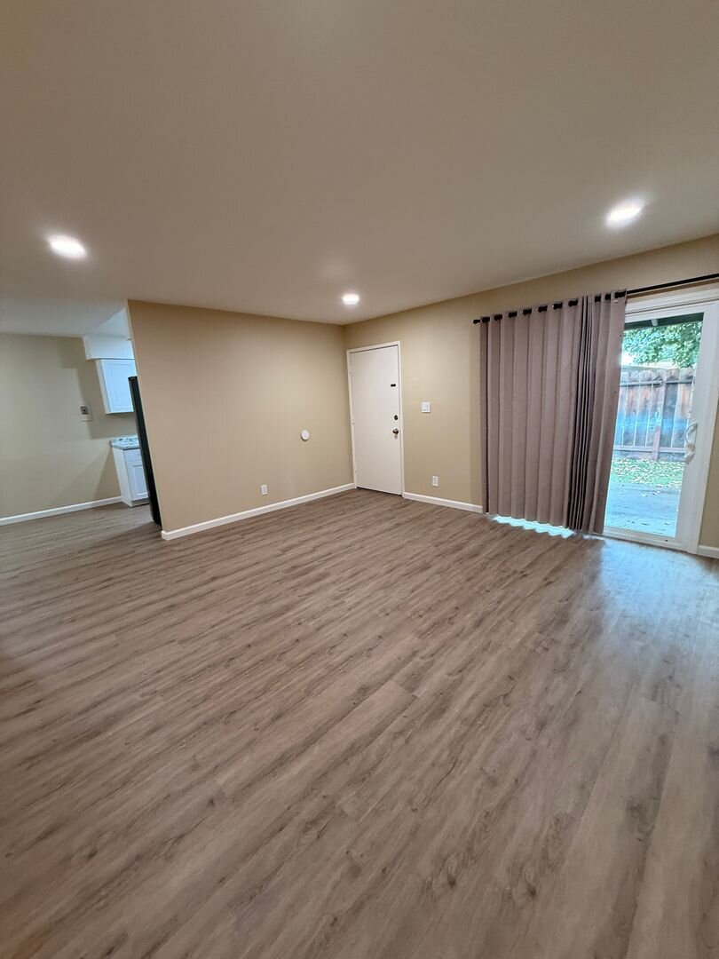 204 Kingston Lane  -03 Modesto, CA 95354