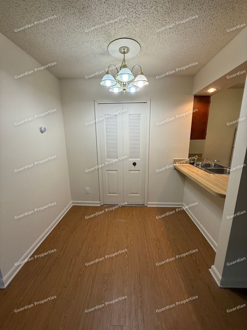 4932 Lakeside Court Evansville, IN 47712