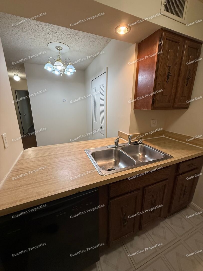 4932 Lakeside Court Evansville, IN 47712