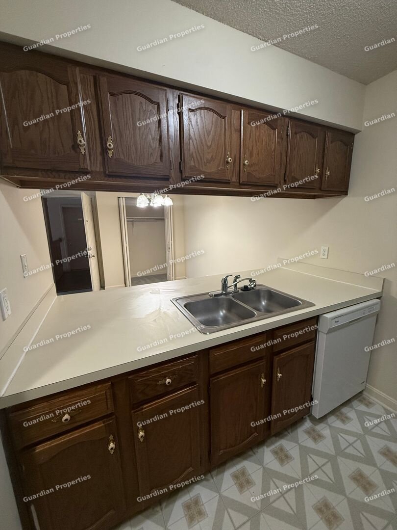 5037 Lakeside Court Evansville, IN 47712