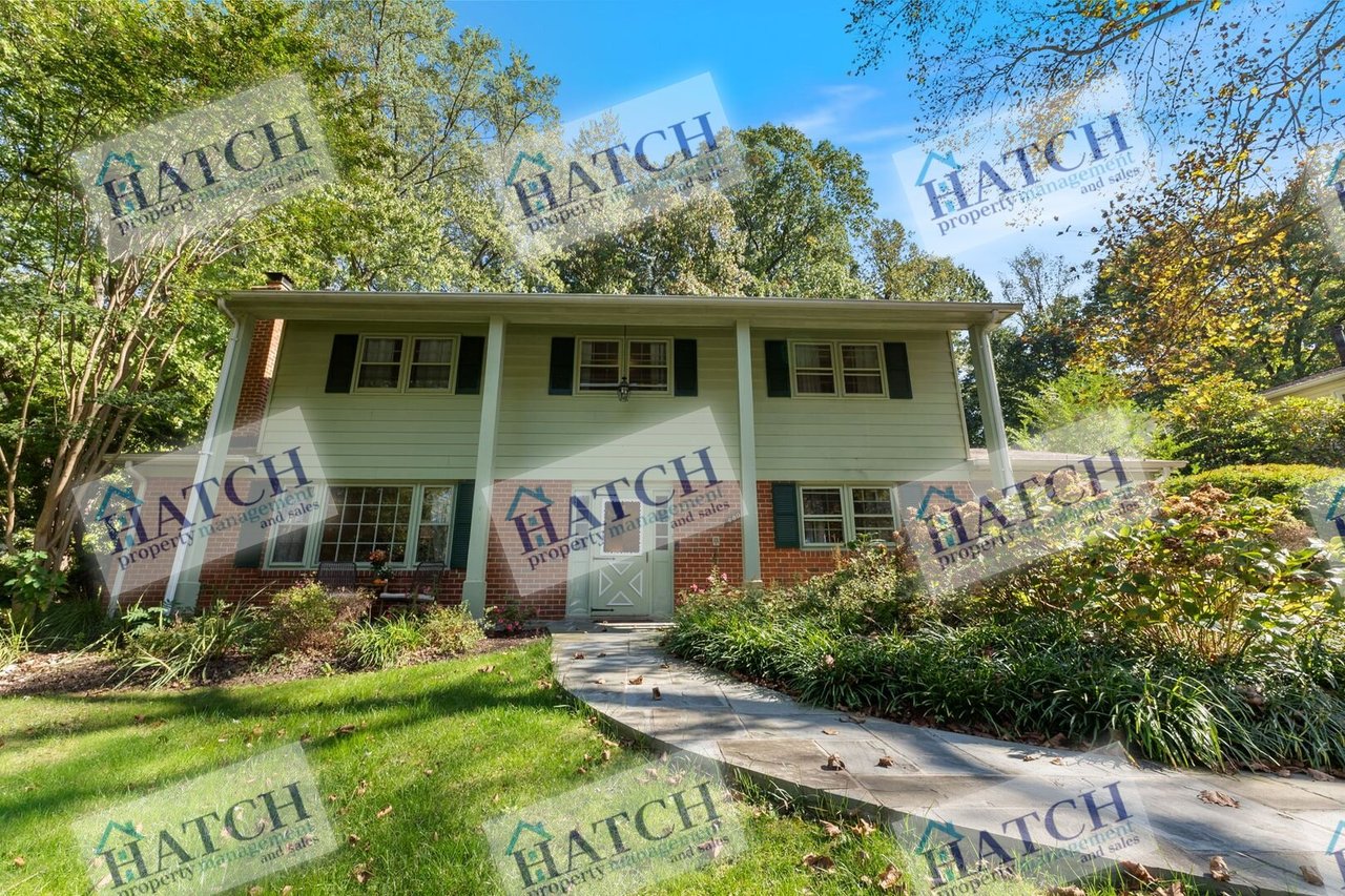 6803 Field Master Dr Springfield, VA 22153