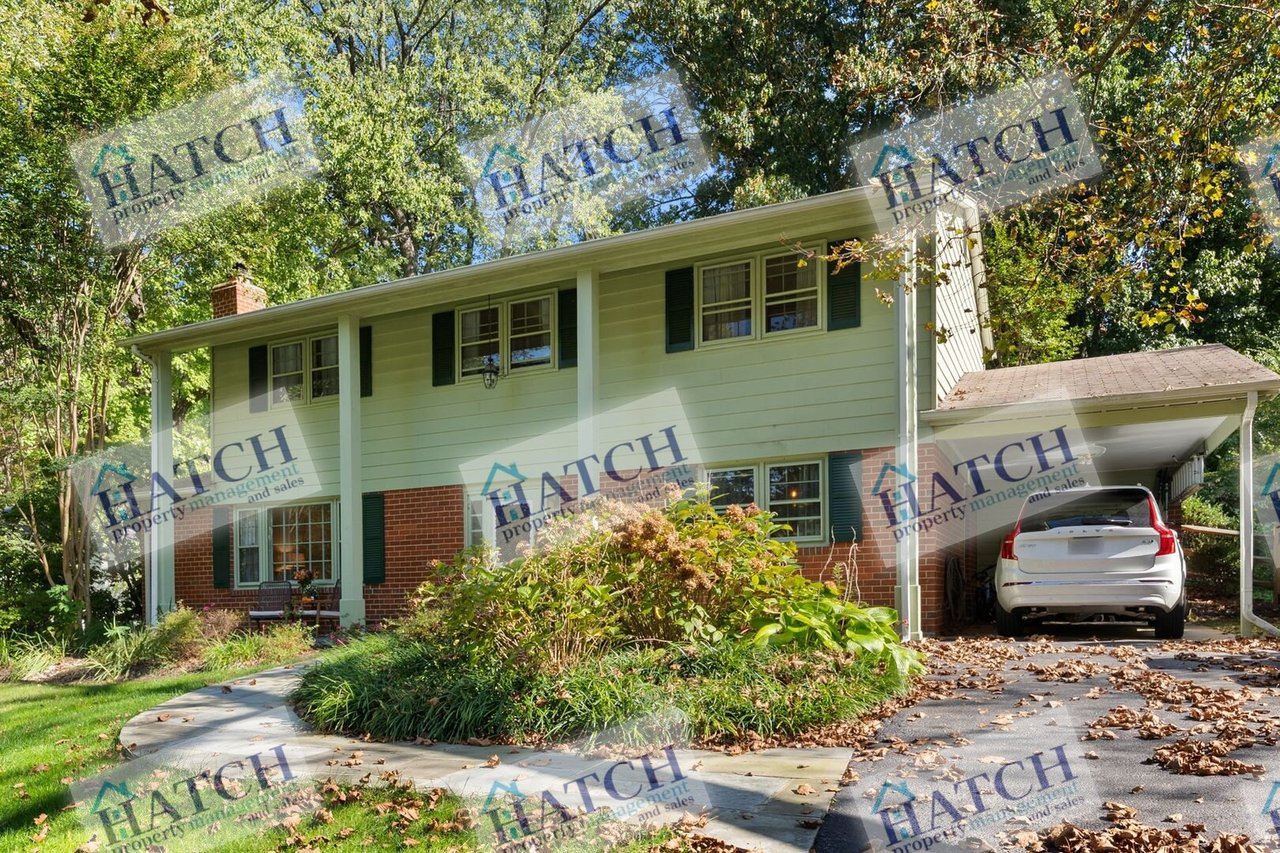 6803 Field Master Dr Springfield, VA 22153