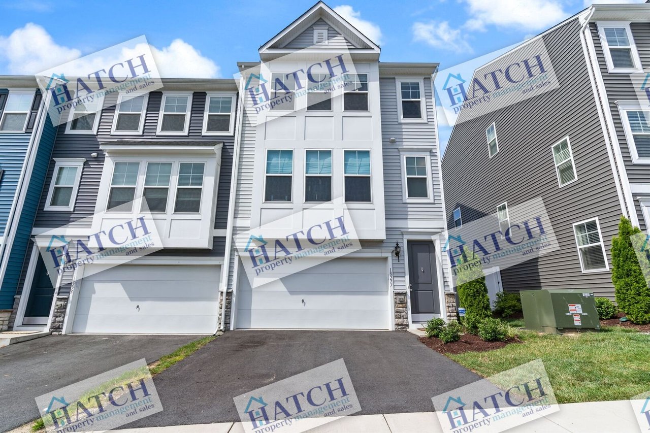 18277 Summit Pointe Drive Triangle, VA 22172