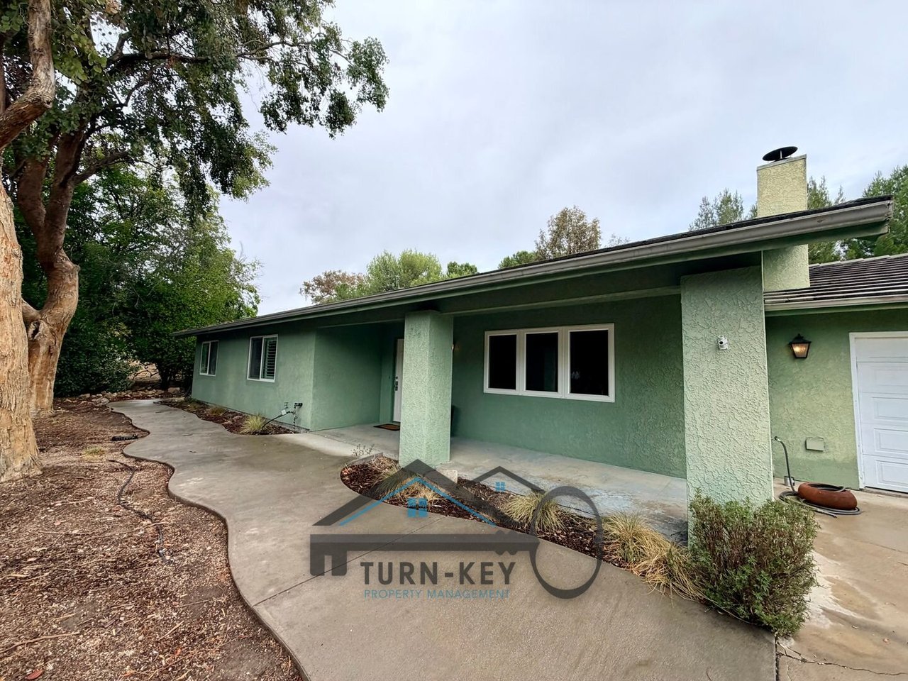 734 Ivy Ln. Paso Robles, CA 93446