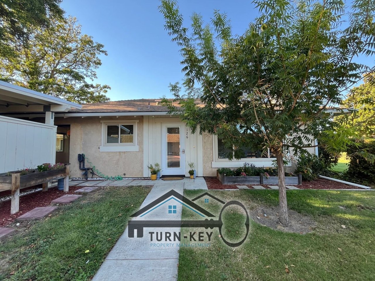 126 Flag Way Unit B Paso Robles, CA 93446